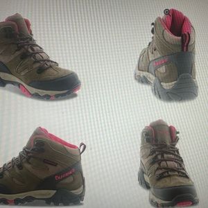 Bearpaw hiking boots